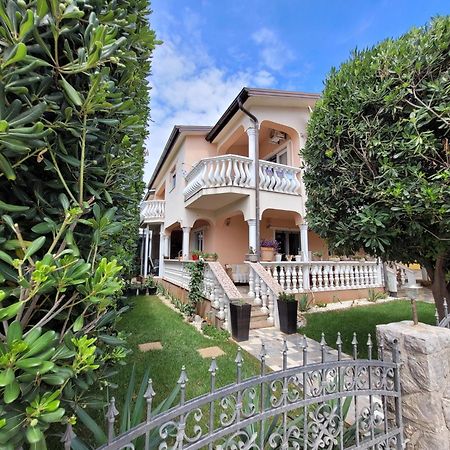 Apartment Jelena Vir Luaran gambar