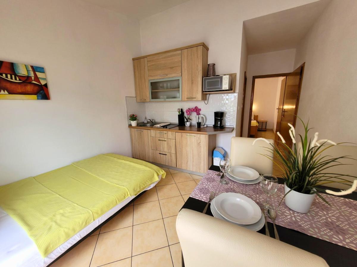 Apartment Jelena Vir Luaran gambar