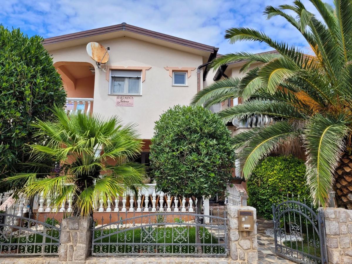 Apartment Jelena Vir Luaran gambar