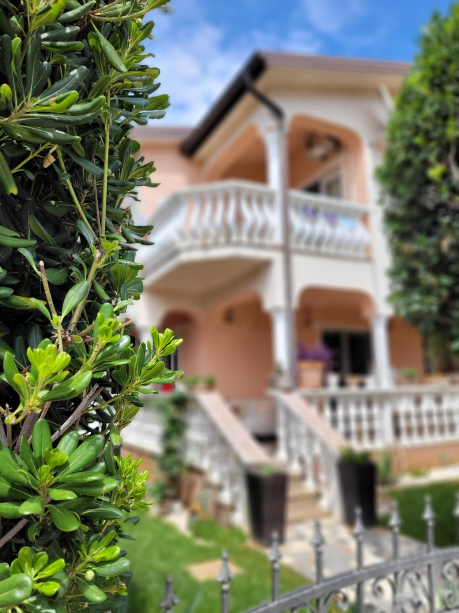 Apartment Jelena Vir Luaran gambar