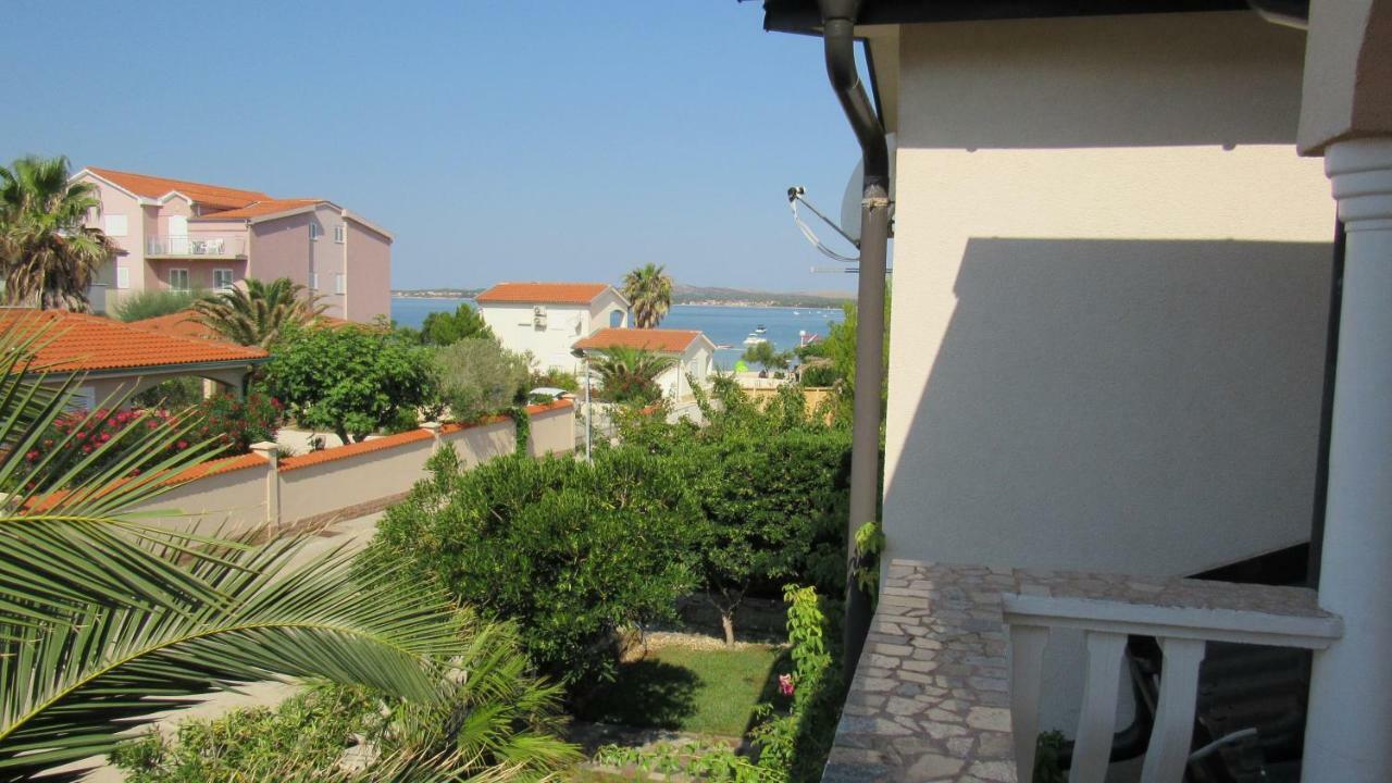 Apartment Jelena Vir Luaran gambar